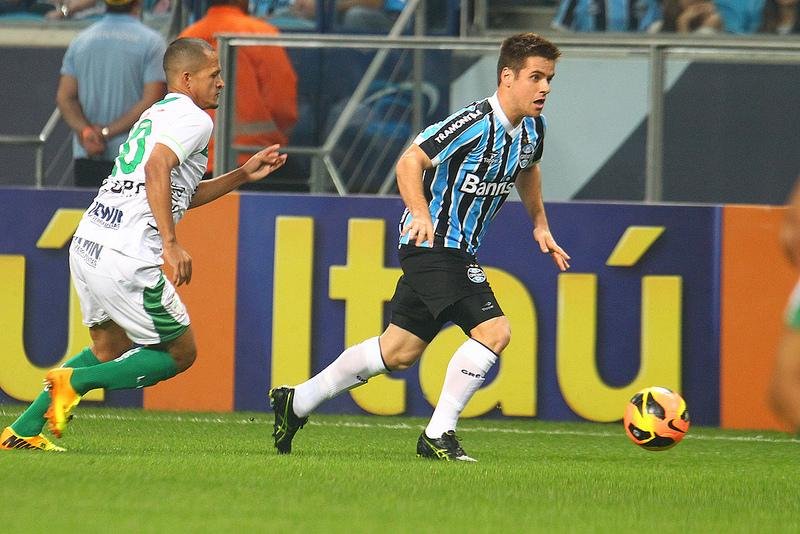  &ldquo;Atl&eacute;tico-MG n&atilde;o &eacute; s&oacute; Ronaldinho&rdquo;, alerta Ramiro