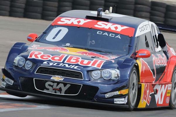 Cac&aacute; Bueno crava pole da Stockcar no Velopark