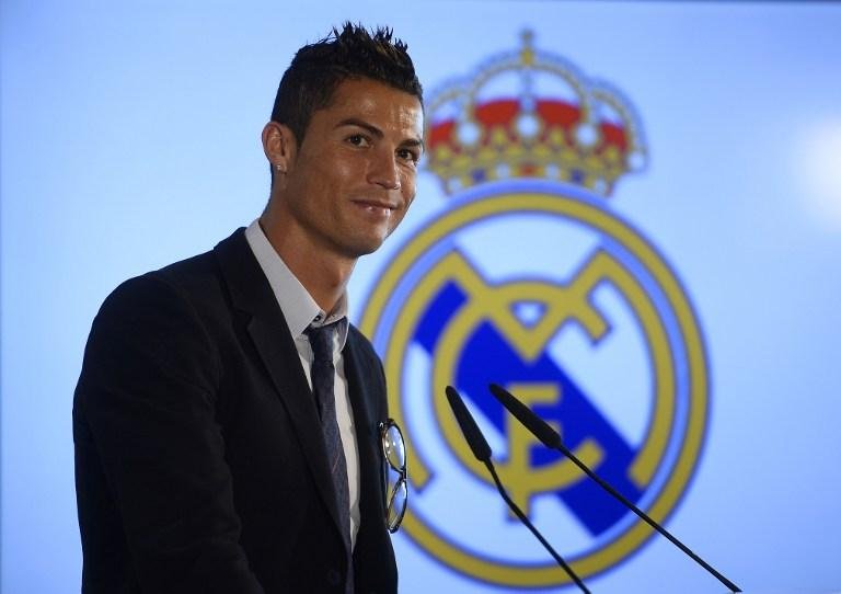 Cristiano Ronaldo firmou contrato com o Real Madrid at&eacute; 2018