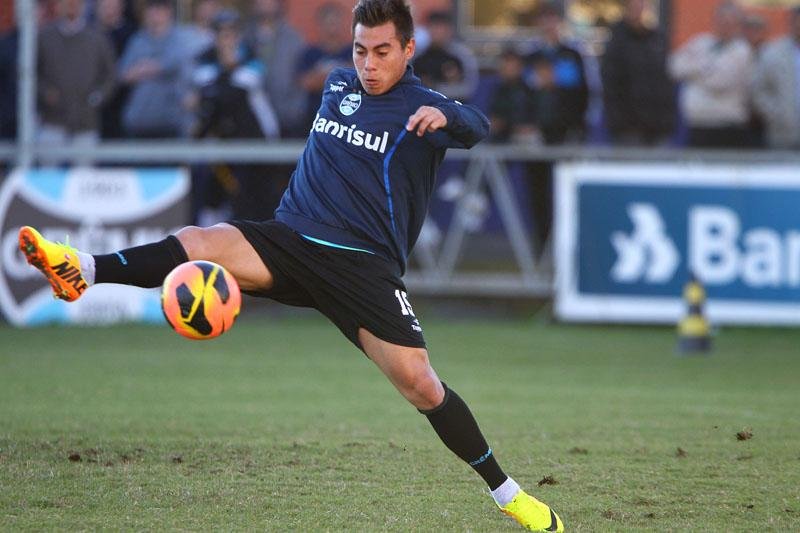 Vargas passa a ser d&uacute;vida contra o Atl&eacute;tico-MG