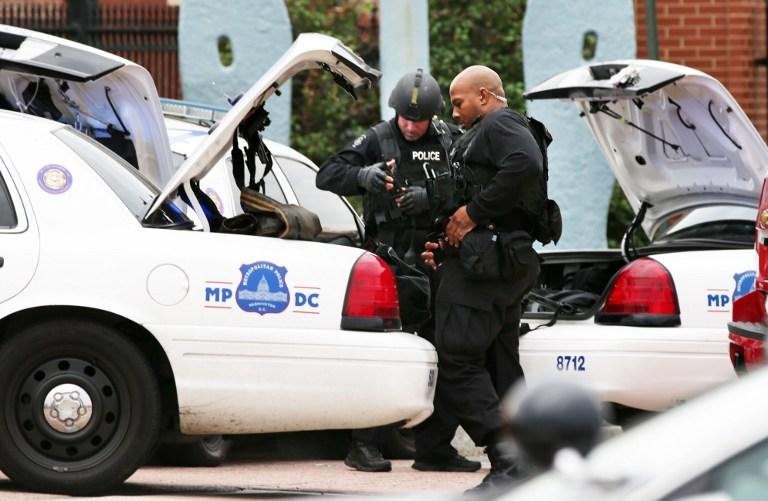 Pol&iacute;cia busca atiradores em Washington