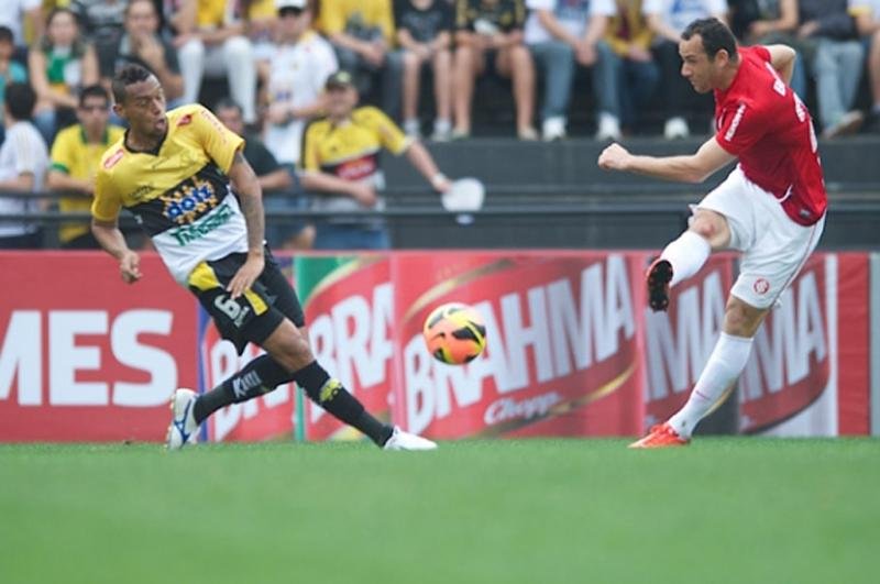 Josimar prega boa sequ&ecirc;ncia para "brigar firme" por Libertadores
