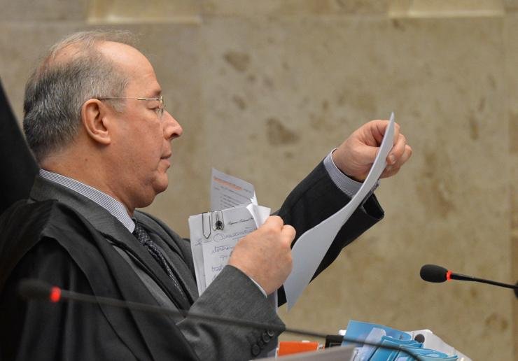 Ministro Celso de Mello votou a favor dos embargos infringentes