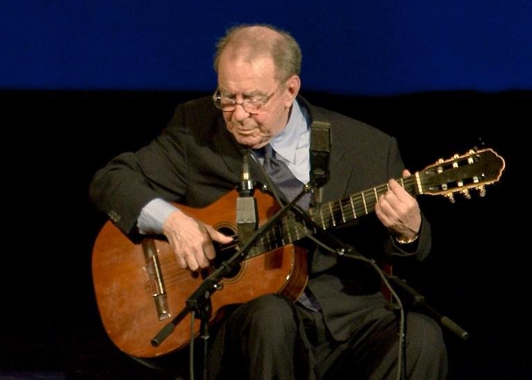 Discos de Jo&atilde;o Gilberto fazem parte da forma&ccedil;&atilde;o da bossa nova, no in&iacute;cio dos anos 60