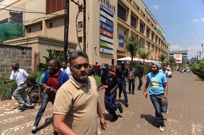 Dezenas de pessoas ficaram feridas em tiroteio em shopping de Nair&oacute;bi