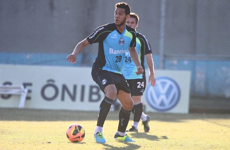 Souza far&aacute; a 100&ordf; partida pelo Tricolor