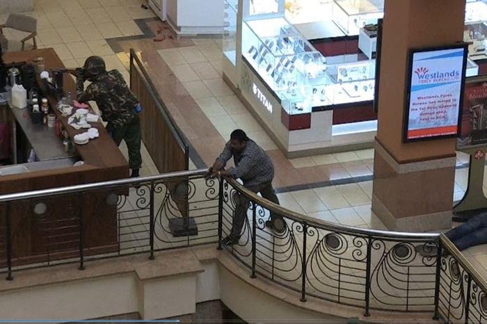 For&ccedil;as especiais de Israel entram em shopping sob cerco em Nair&oacute;bi