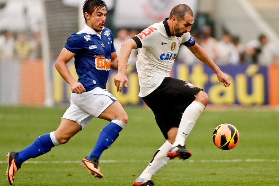 Cruzeiro empata com Corinthians, mas amplia vantagem no Brasileir&atilde;o