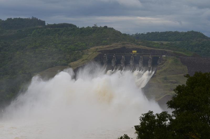 Excesso de chuvas determina nova abertura de comportas 