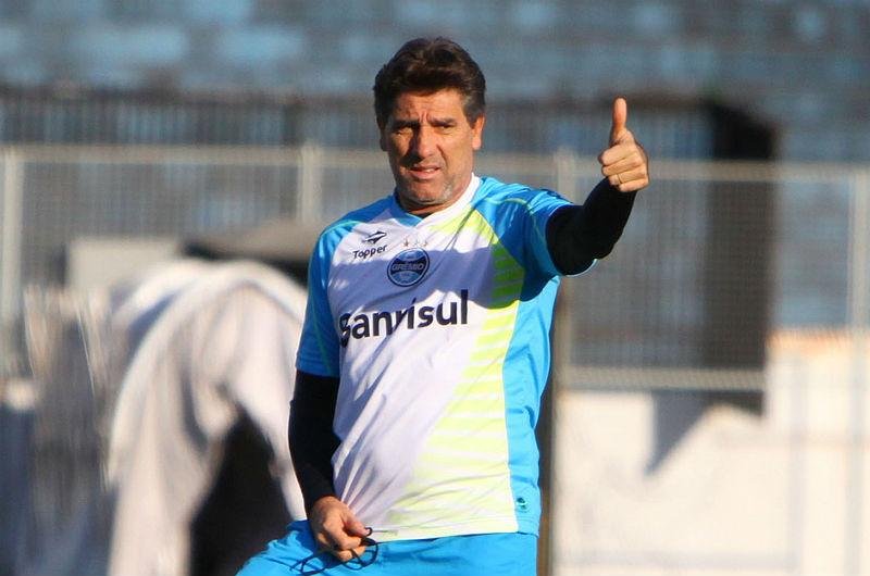 Renato sugeriu conversa entre jogadores e CBF