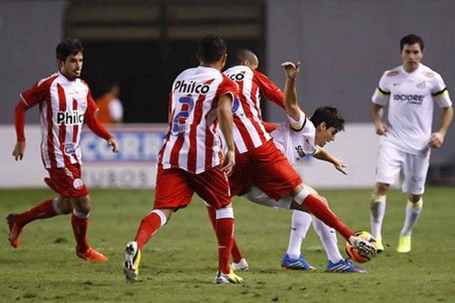 Santos emperra no N&aacute;utico na Vila Belmiro