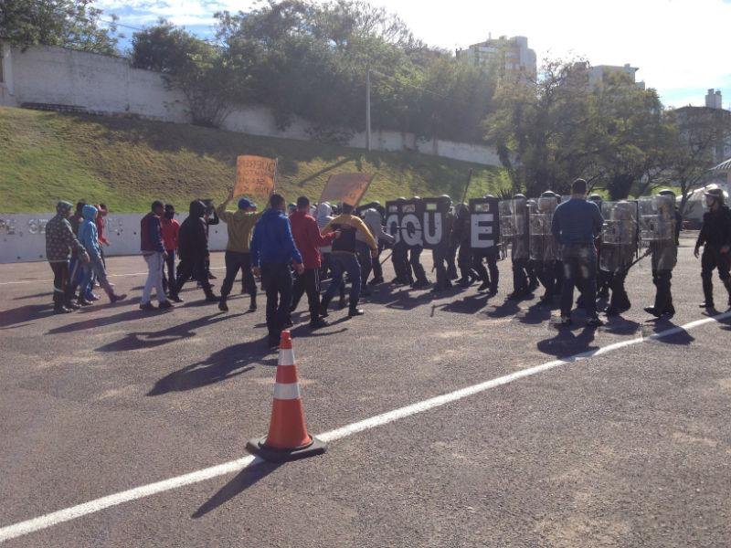 Simula&ccedil;&atilde;o de controle de dist&uacute;rbios da Tropa de Choque