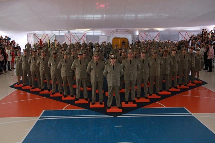 Formatura promove 412 novos sargentos da BM e Corpo de Bombeiros