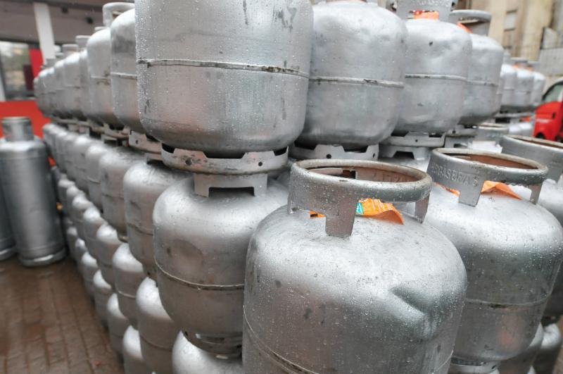 Revendas ilegais de g&aacute;s de cozinha predominam no Pa&iacute;s