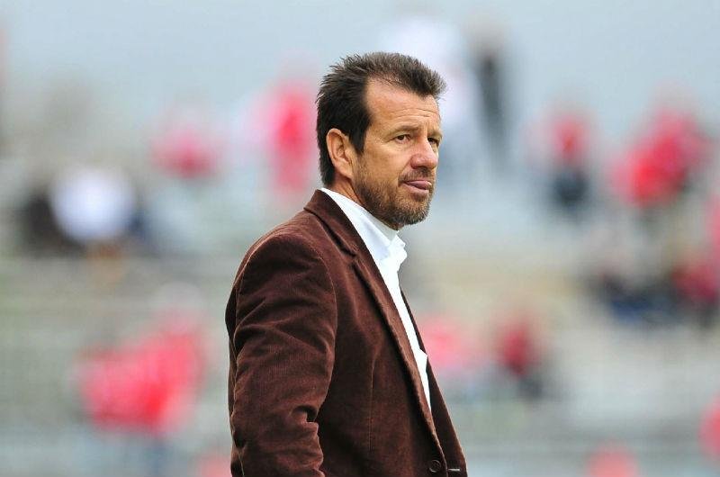 Dunga destaca gramado como fator mais importante nos est&aacute;dios 