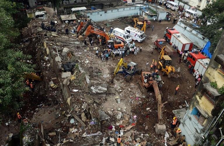 Sobe para 60 o n&uacute;mero de mortos em desabamento na &Iacute;ndia
