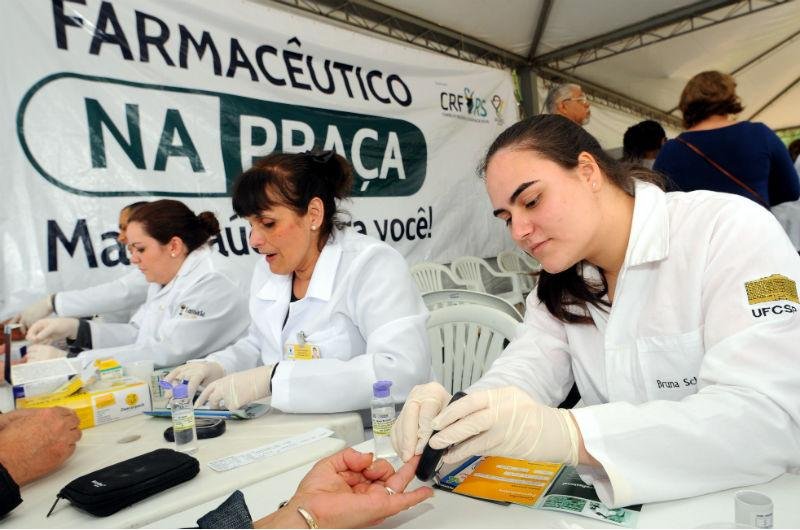 Farmac&ecirc;uticos realizaram exames gratuitos no Estado