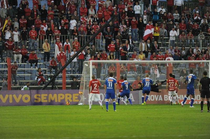 Cruzeiro abriu o placar no in&iacute;cio