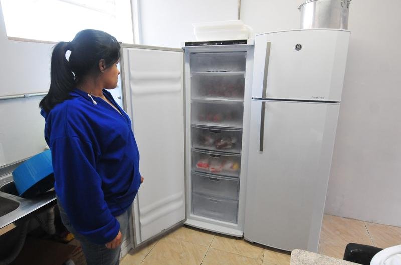 Criminosos deixaram geladeira aberta e estragaram outro produtos da institui&ccedil;&atilde;o do bairro Ipanema 