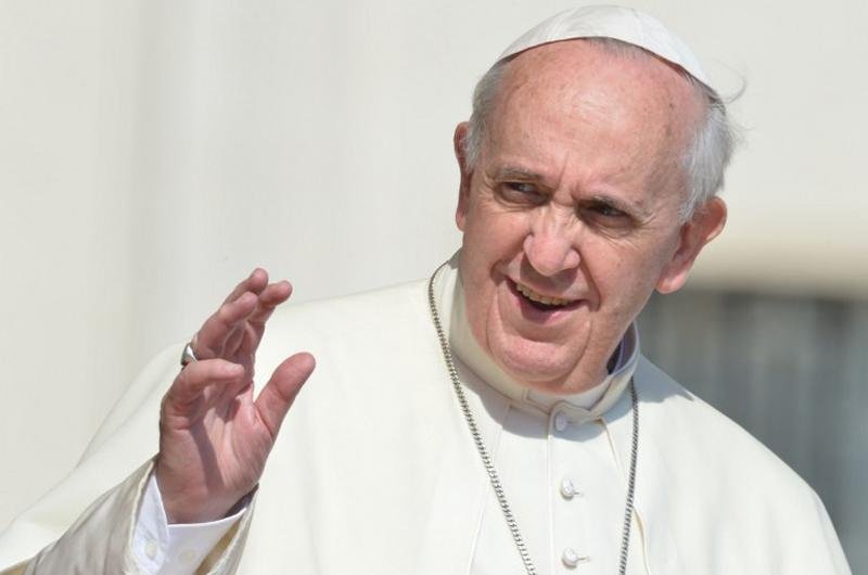 Papa Francisco aceitou ren&uacute;ncia do bispo irland&ecirc;s envolvido em caso de pedofilia