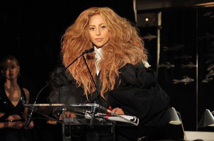 Evento ser&aacute; apresentado com participa&ccedil;&atilde;o de Lady Gaga, Eminem e Arcade Fire