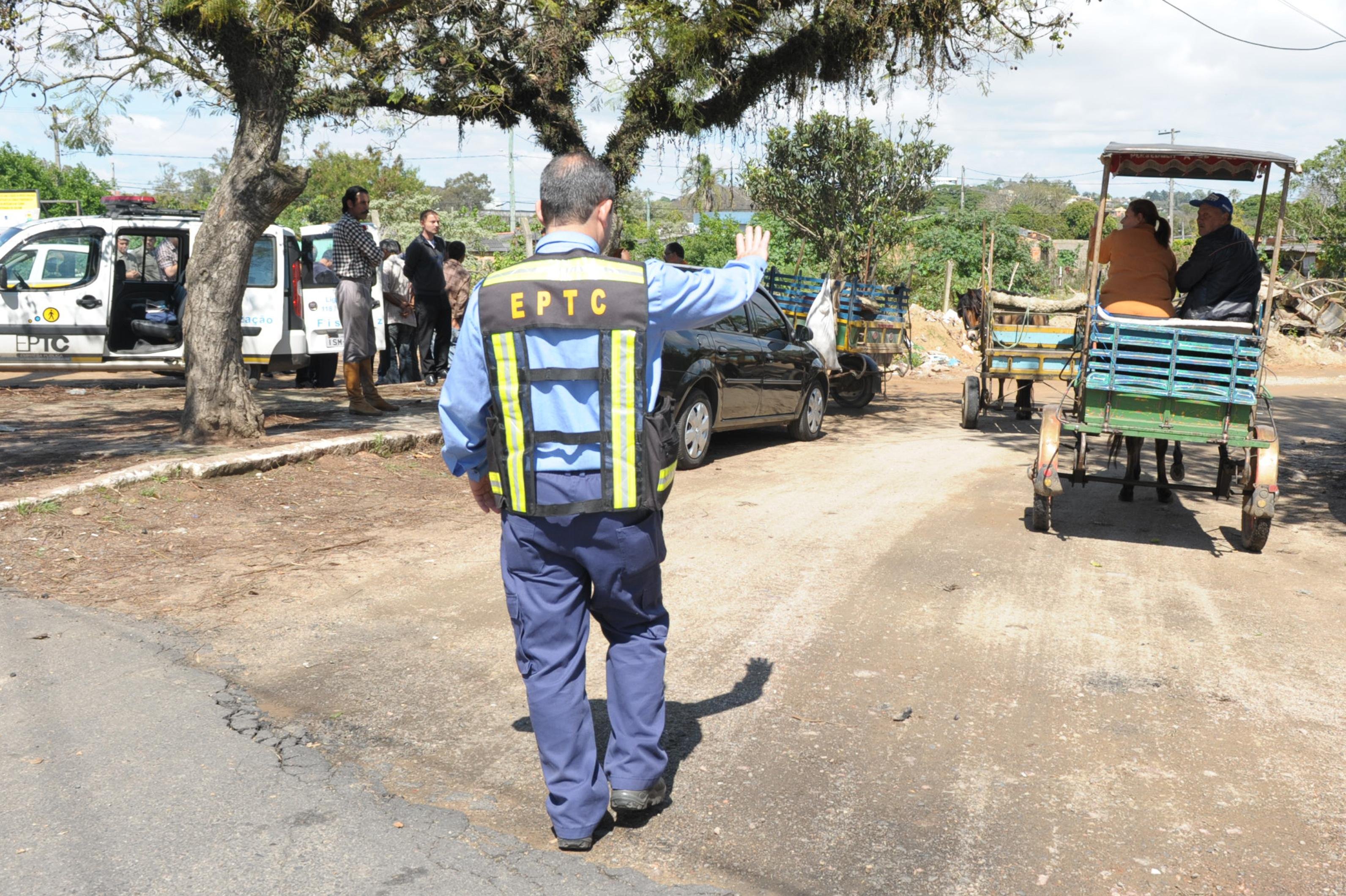EPTC come&ccedil;ou a fiscaliza&ccedil;&atilde;o em Porto Alegre