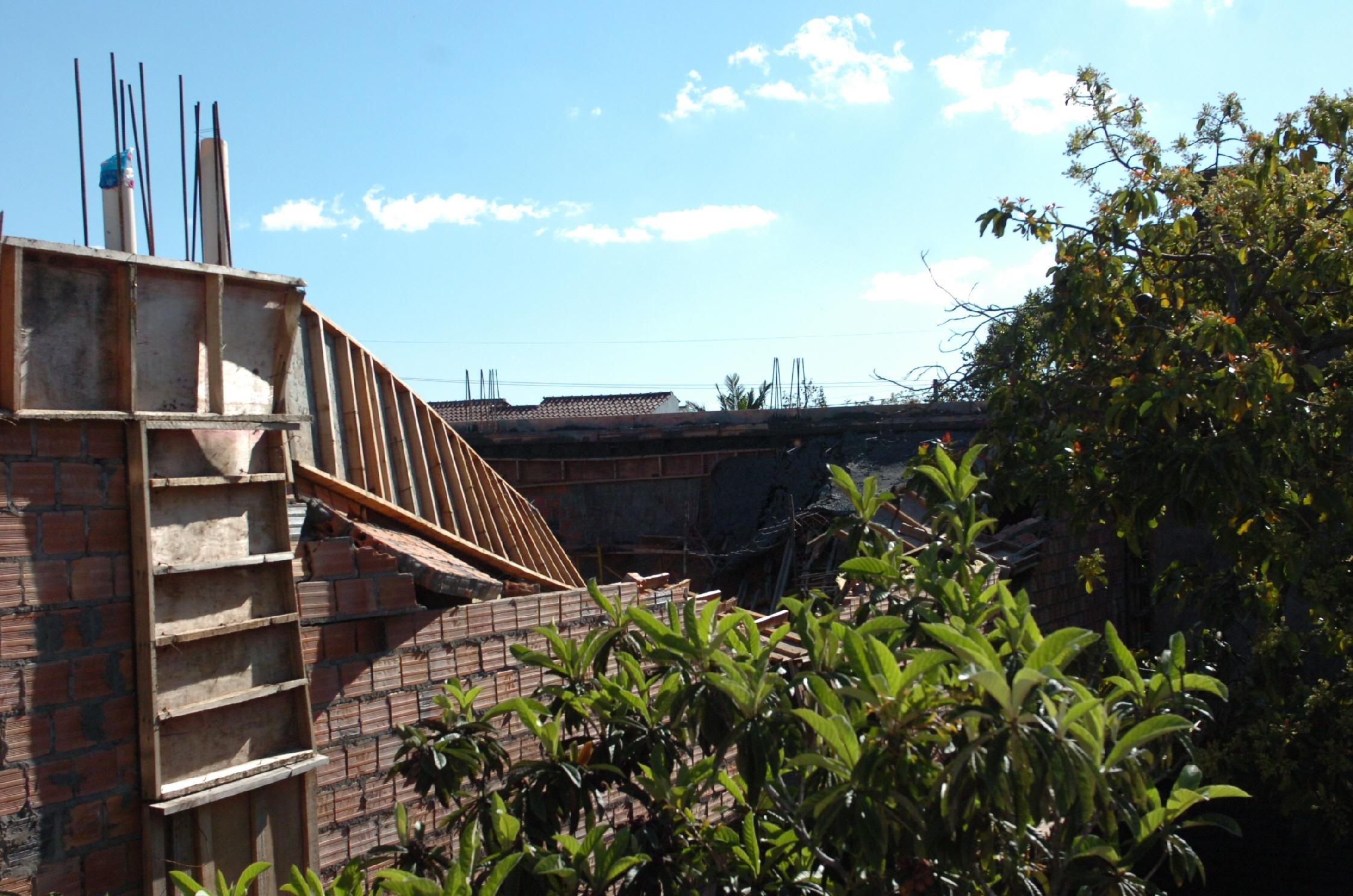 Obra desabou e deixou sete oper&aacute;rios feridos em Porto Alegre