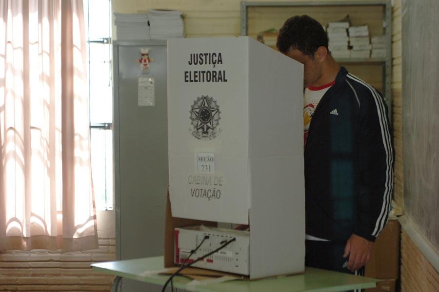 Comiss&atilde;o do Senado rejeita proposta que tornaria voto facultativo