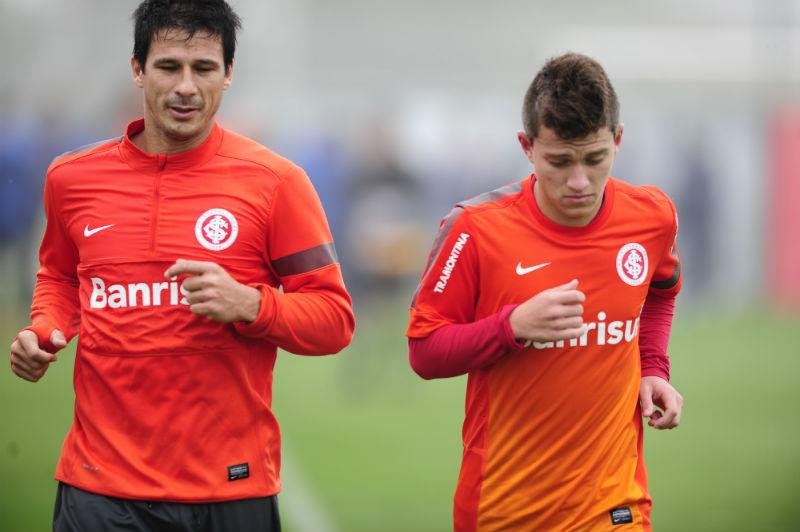 Zagueiro em alerta para n&atilde;o levar gol no come&ccedil;o da partida