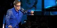 Elton John fará shows em Moscou e Kazan em dezembro