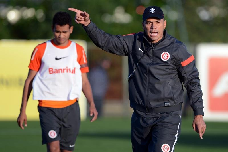 Clemer escala Inter com poucas mudan&ccedil;as