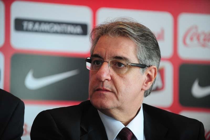 Dire&ccedil;&atilde;o colorada n&atilde;o quer queimar interino Clemer