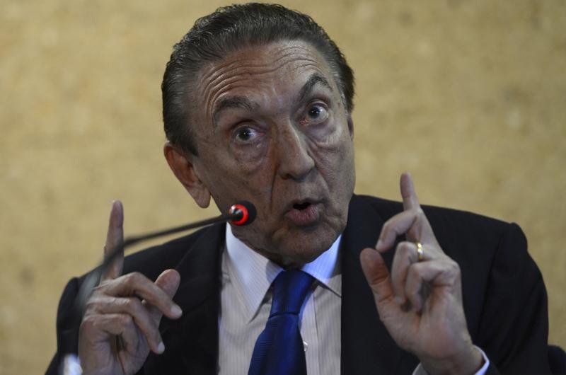 Ministro Edison Lob&atilde;o afirmou que o governo investigar&aacute; a den&uacute;ncia