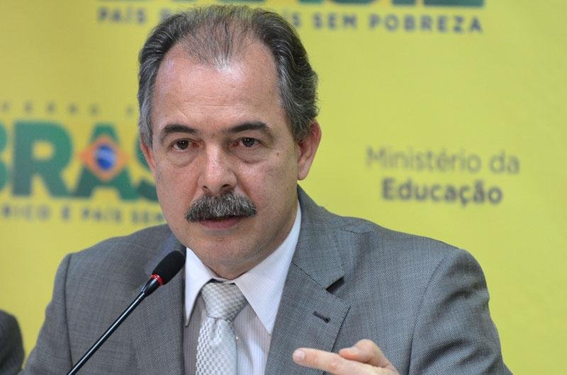 Mercadante fala sobre resultados do Enade