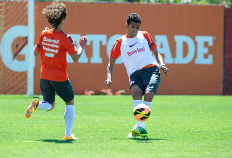 Zagueiro ser&aacute; o companheiro de Juan contra o Flamengo