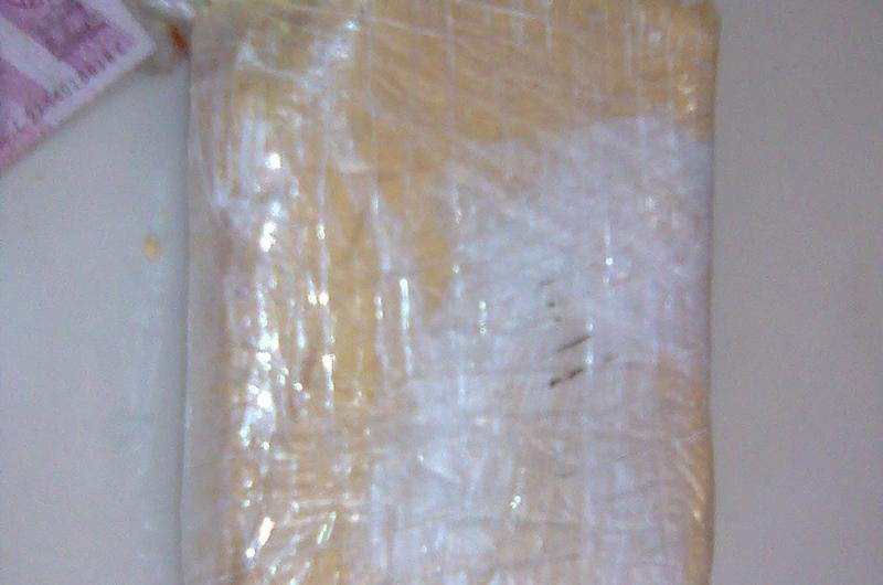 Policiais militares apreenderam cerca de um quilo de coca&iacute;na pura