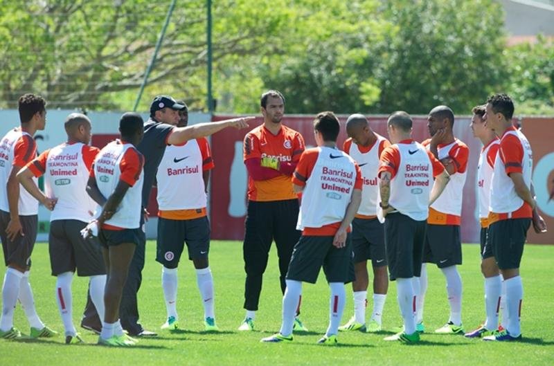 Clemer inicia processo de rejuvenescimento no Inter 