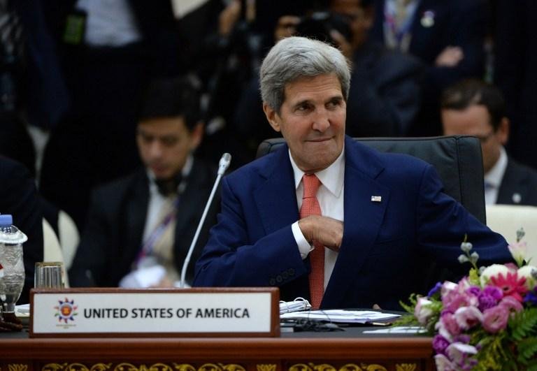 Kerry tenta tranquilidar pa&iacute;ses diante de crise or&ccedil;ament&aacute;ria nos EUA