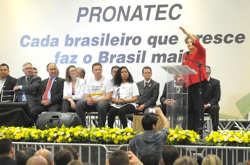 Presidente entrega formatura de alunos do Pronatec