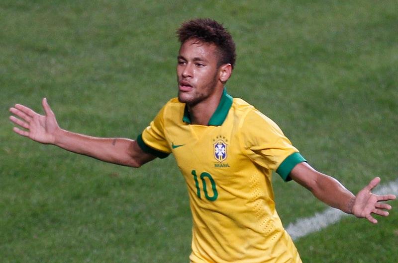 Neymar abriu o placar em uma cobran&ccedil;a de falta