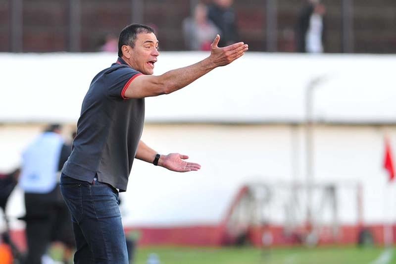 Clemer deve ficar como interino por mais uma semana 