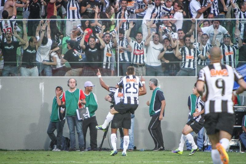 Vantagem do l&iacute;der para o Gr&ecirc;mio caiu para dez pontos