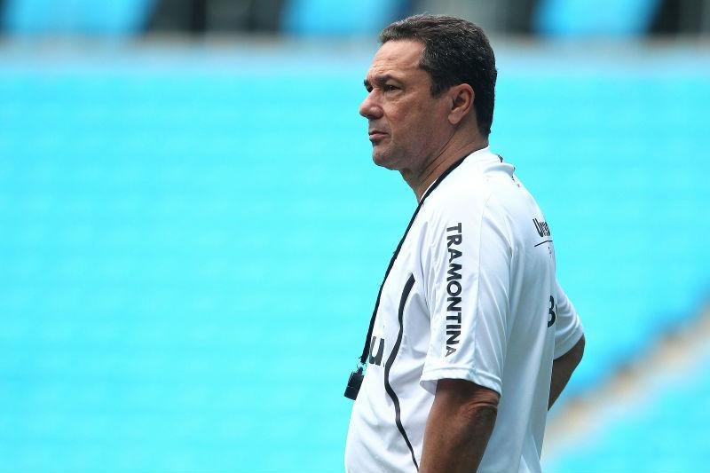 Justi&ccedil;a impede Gr&ecirc;mio de quitar d&iacute;vida com Luxemburgo  