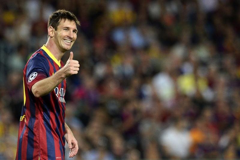 Messi se recupera de les&atilde;o e volta a treinar com o Barcelona