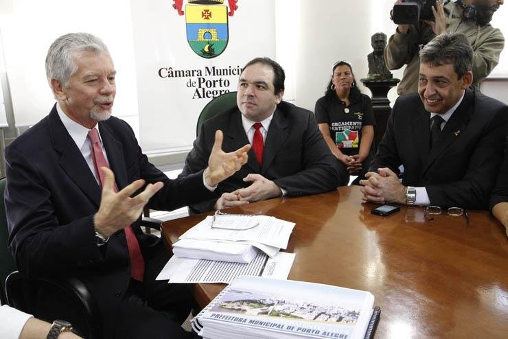 Prefeito Jos&eacute; Fortunati se reuniu com presidente da C&acirc;mara, Thiago Duarte e o vice-prefeito Sebasti&atilde;o Melo