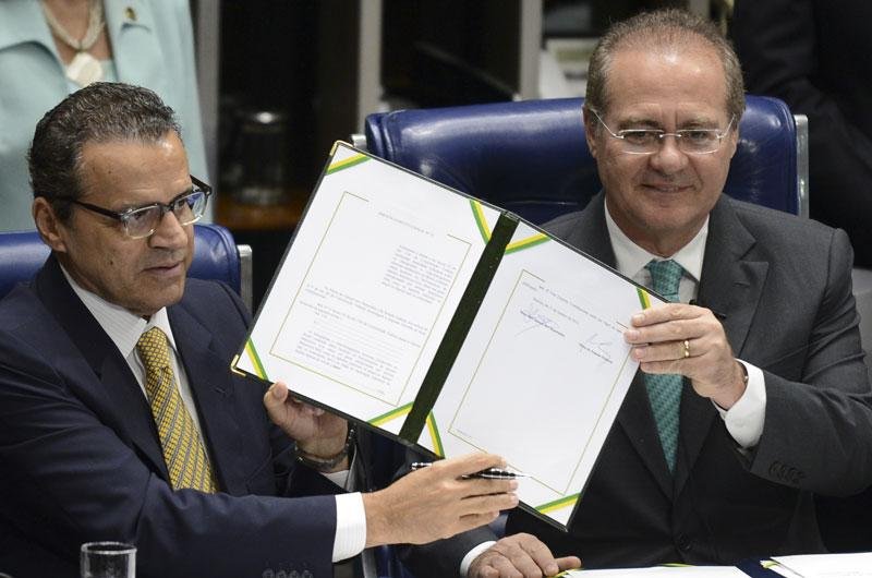 Congresso promulga PEC que isenta de impostos CDs e DVDs 
