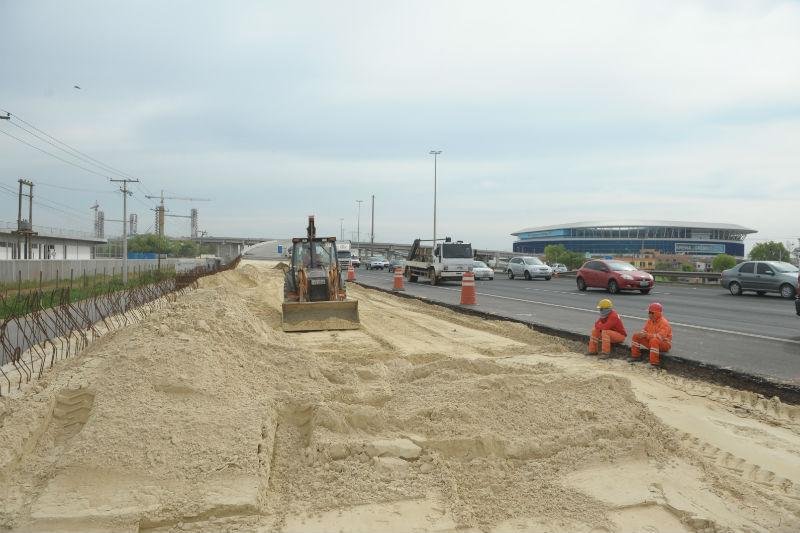 Come&ccedil;am obras da quarta faixa da freeway