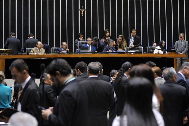 Proposta que limita propaganda teve 222 votos favor&aacute;veis