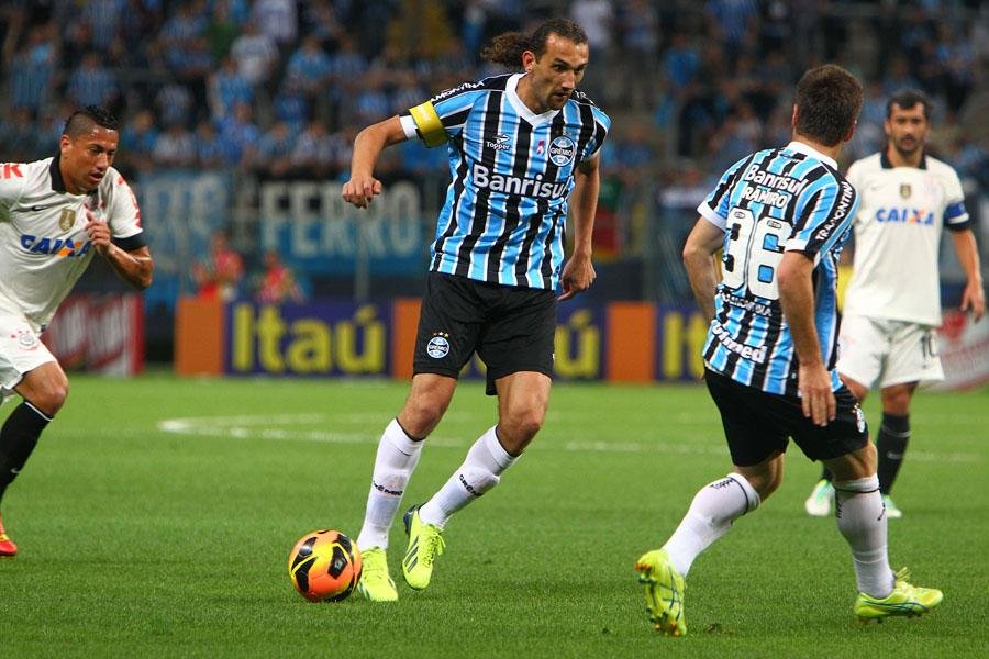 Barcos abriu o placar para o Gr&ecirc;mio no in&iacute;cio do segundo tempo