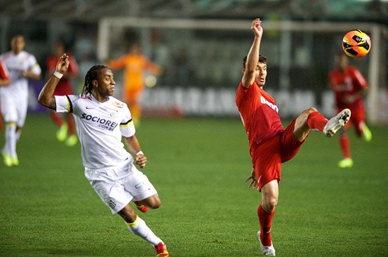 Jogo teve poucas situa&ccedil;&otilde;es de gol